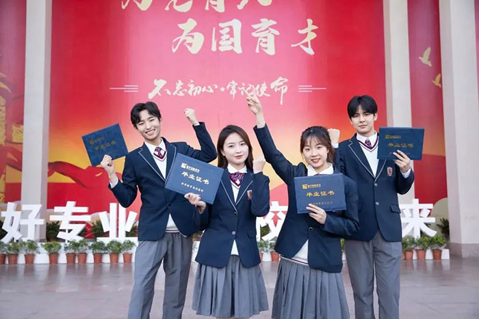 [热点透析]市场供需失衡严重，初高中选择未来时生如何破局？